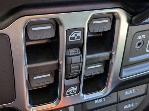 New 2026 Jeep Gladiator Sport AWD/4WD image 19