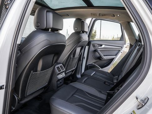 Certified 2025 Audi Q5 2.0T Premium Plus w/ Premium Plus Package image 21