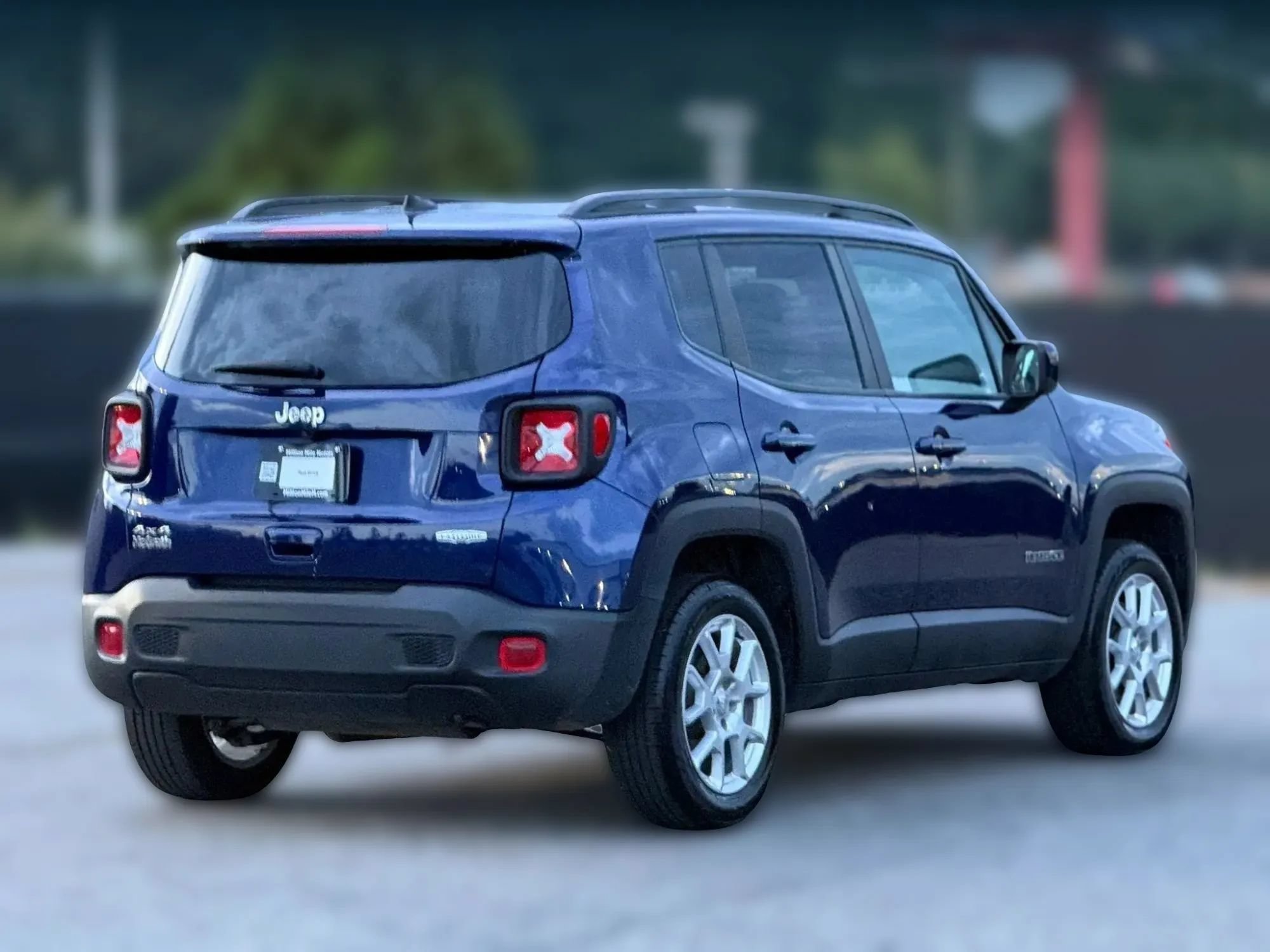 Used 2020 Jeep Renegade Latitude w/ Cold Weather Group AWD/4WD image 9