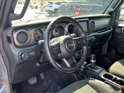 Used 2021 Jeep Wrangler Unlimited Sport AWD/4WD image 28