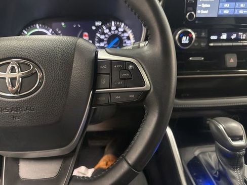 Used 2022 Toyota Highlander XLE image 29