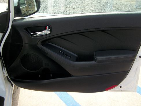 Used 2016 Kia Forte EX image 6