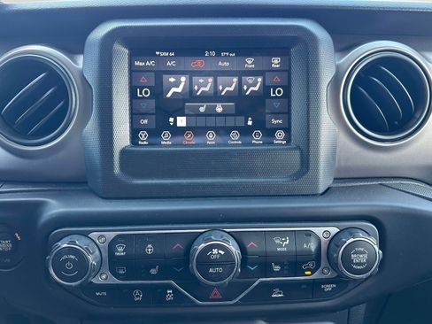 Used 2021 Jeep Wrangler Unlimited Sport AWD/4WD image 9