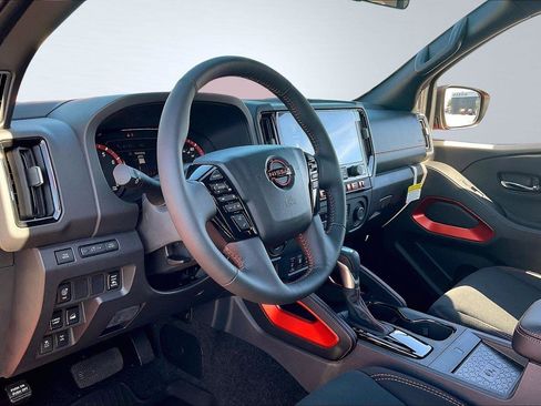 New 2025 Nissan Frontier PRO-4X w/ Pro Convenience Package image 7
