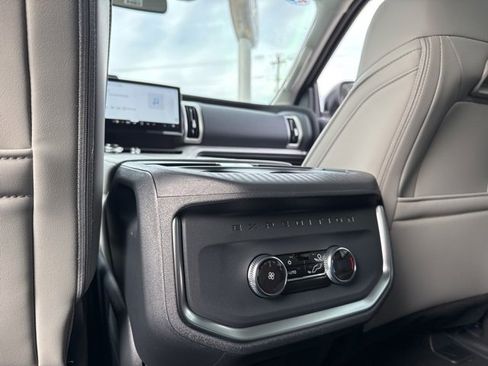 New 2026 Ford Expedition Active image 31