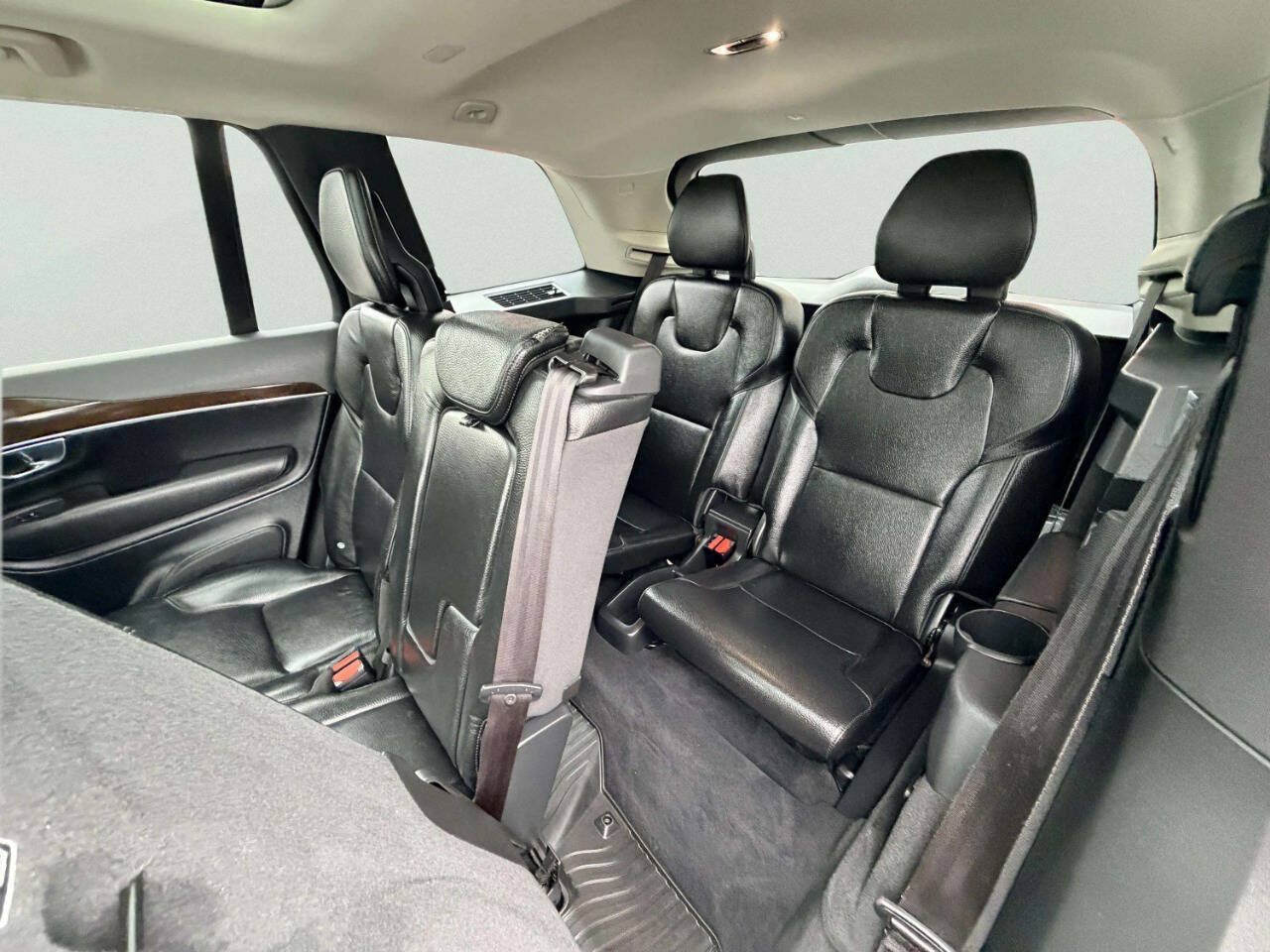 Used 2019 Volvo XC90 T6 Momentum w/ Protection Package Premier AWD/4WD image 26