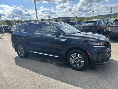 Used 2022 Kia Sorento S AWD/4WD image 5