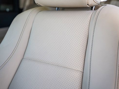 Used 2022 Mercedes-Benz GLS 450 4MATIC image 24