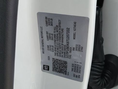 New 2026 GMC Canyon Elevation w/ LPO, Black Badging Package RWD image 12