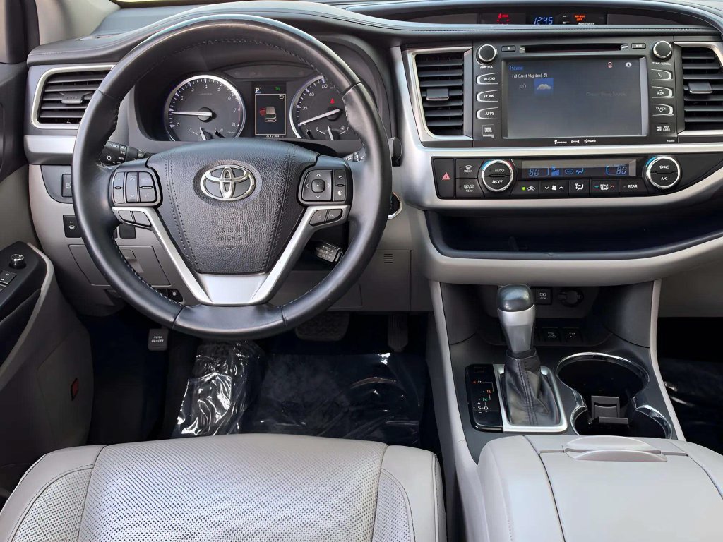 Used 2018 Toyota Highlander Limited AWD/4WD image 9