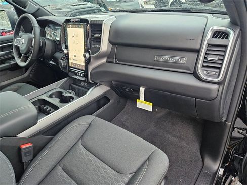 New 2026 RAM 1500 4x4 Crew Cab image 18