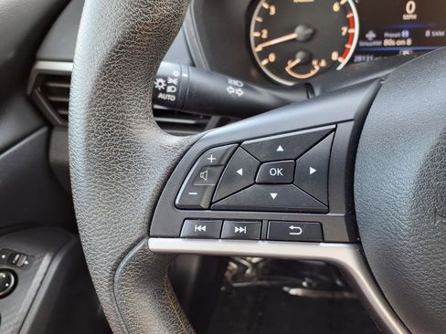 Used 2022 Nissan Altima 2.5 SV AWD/4WD image 15