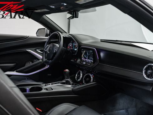 Used 2017 Chevrolet Camaro SS image 50