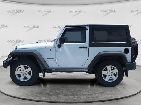 Used 2013 Jeep Wrangler Sport AWD/4WD image 4