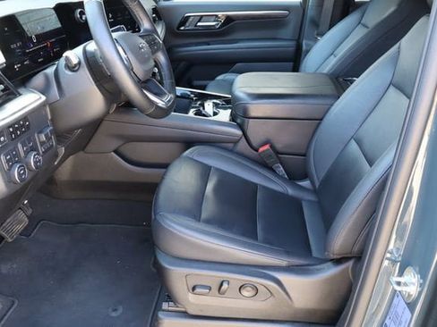 Used 2025 Chevrolet Tahoe Z71 w/ Z71 Off-Road Package AWD/4WD image 16