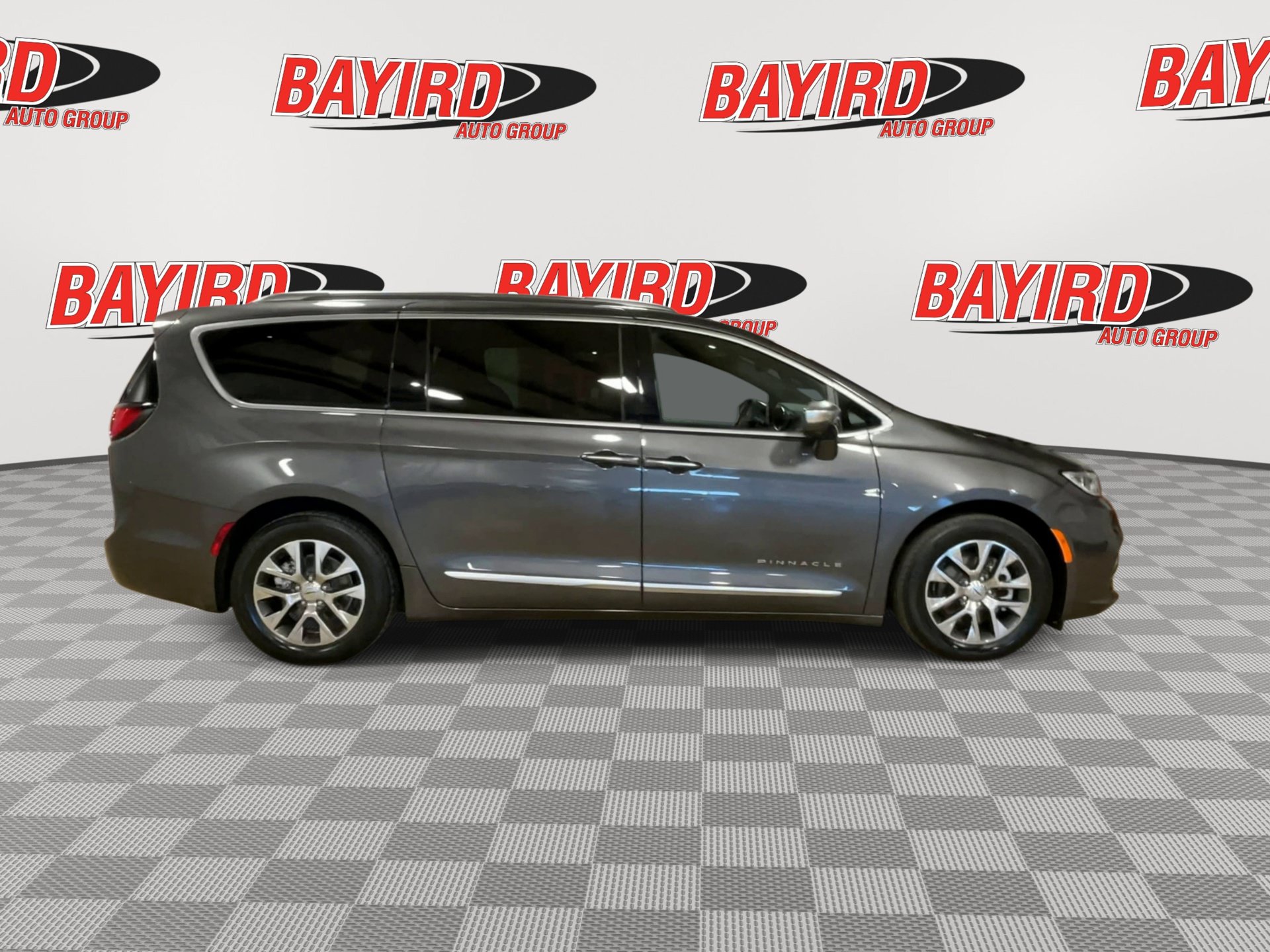 Used 2022 Chrysler Pacifica Pinnacle FWD image 9