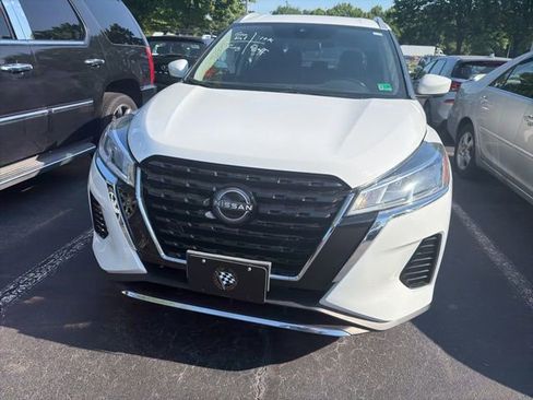 Used 2024 Nissan Kicks SV FWD image 4