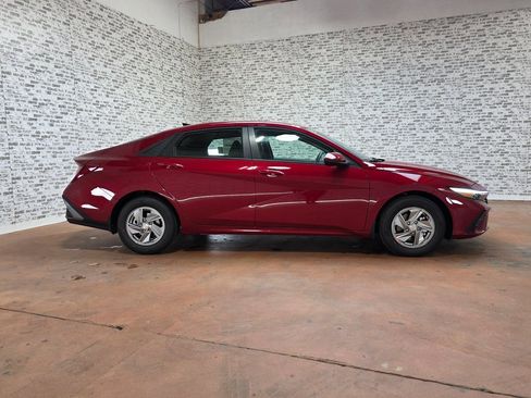 New 2026 Hyundai Elantra SE image 6