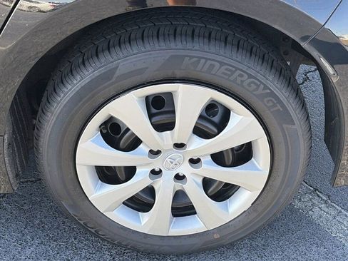 Used 2025 Toyota Corolla LE image 10