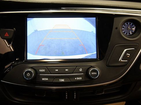 Used 2017 Buick Envision Essence image 24