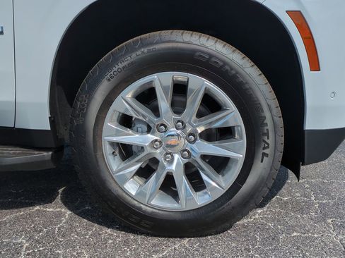 New 2026 Chevrolet Suburban Premier RWD image 11