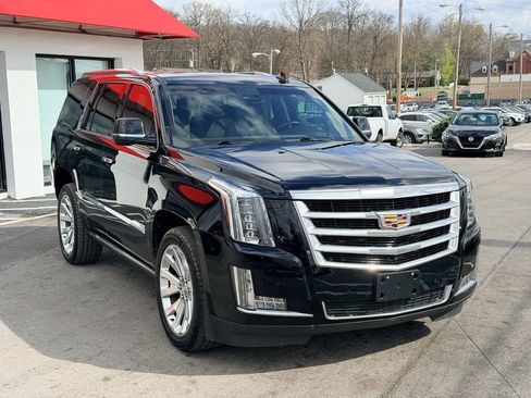 Used 2015 Cadillac Escalade Premium image 8