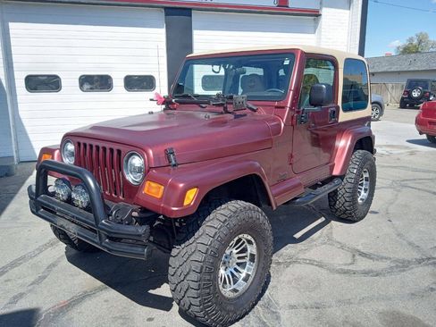 Used 2001 Jeep Wrangler Sahara AWD/4WD image 2