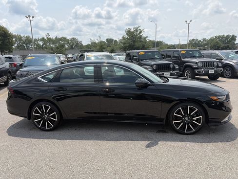 Certified 2025 Honda Accord Touring image 5