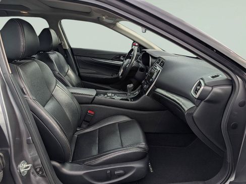 Used 2020 Nissan Maxima 3.5 SL w/ Floor Mat Group FWD image 19