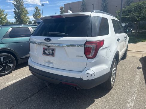 Used 2017 Ford Explorer 4WD image 3