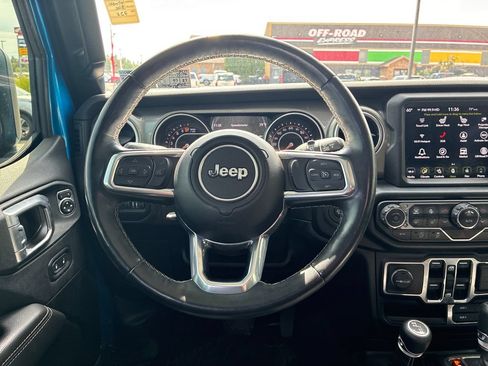 Used 2022 Jeep Wrangler Unlimited Sahara w/ LED Lighting Group AWD/4WD image 16