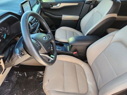 Used 2020 Ford Escape SEL image 3