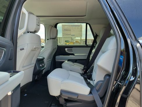 New 2026 Ford Expedition Max Platinum w/ Driver's Package AWD/4WD image 12