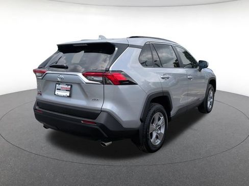 Used 2025 Toyota RAV4 XLE w/ Convenience Package FWD image 6