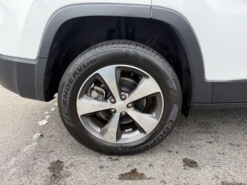 Used 2020 Jeep Cherokee Limited AWD/4WD image 27
