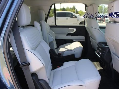 Used 2027 Ford Expedition Platinum w/ Platinum Ultimate Package AWD/4WD image 13