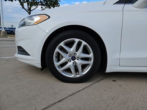 Used 2015 Ford Fusion SE FWD image 17