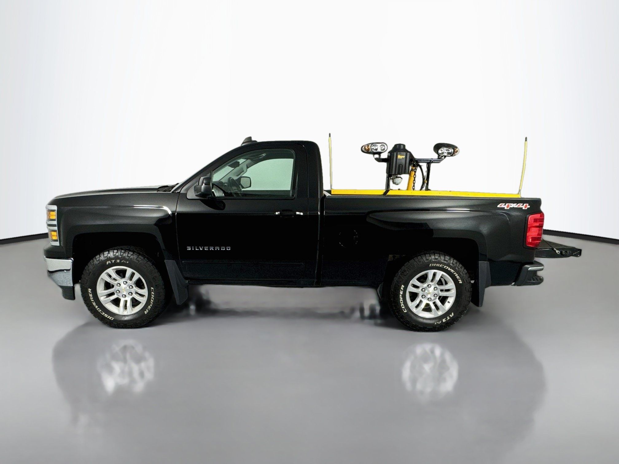 Used 2015 Chevrolet Silverado 1500 LT w/ LT Convenience Package AWD/4WD image 8