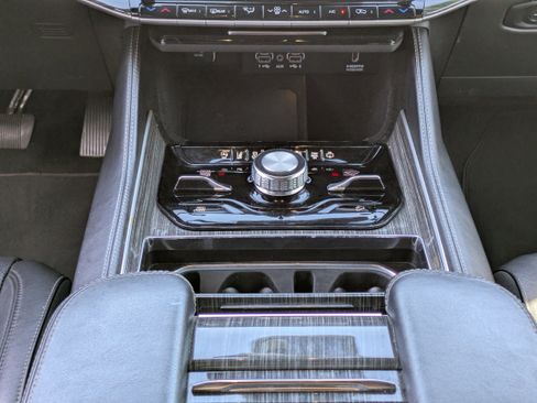 Used 2022 Jeep Wagoneer Series III w/ Flexible Seating Group image 22