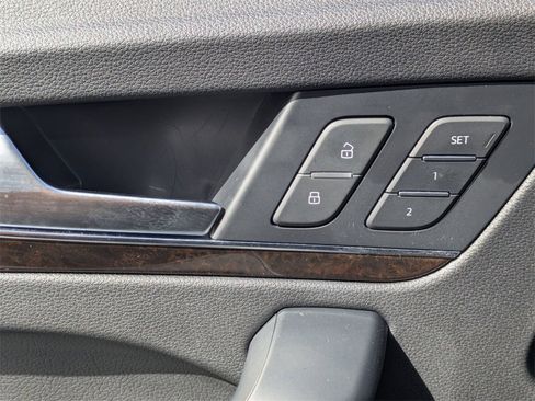 Used 2019 Audi Q5 2.0T Premium Plus w/ Premium Plus Package image 11
