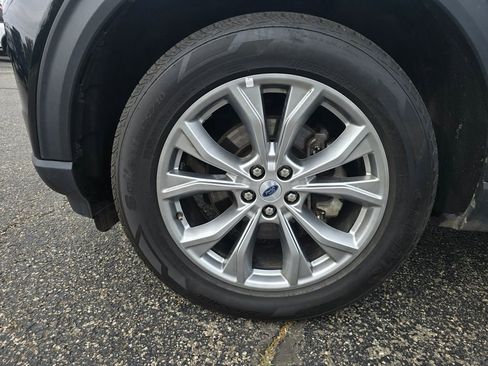 Certified 2023 Ford Explorer Limited AWD/4WD image 9