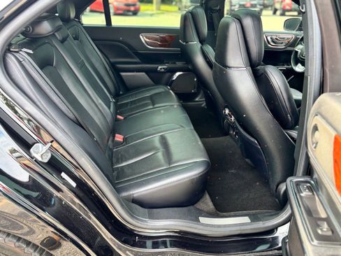 Used 2019 Lincoln Continental Reserve AWD/4WD image 19