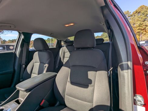 Used 2024 Chevrolet Malibu LT image 9