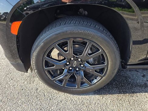 Used 2023 Chevrolet Tahoe Premier AWD/4WD image 12