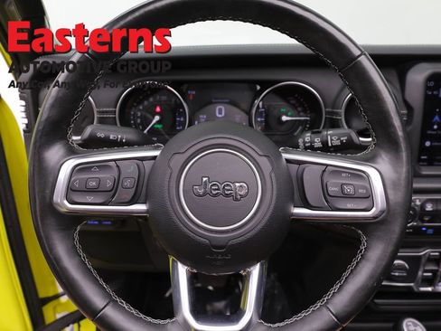 Used 2022 Jeep Wrangler Unlimited Sahara w/ Cold Weather Group AWD/4WD image 10