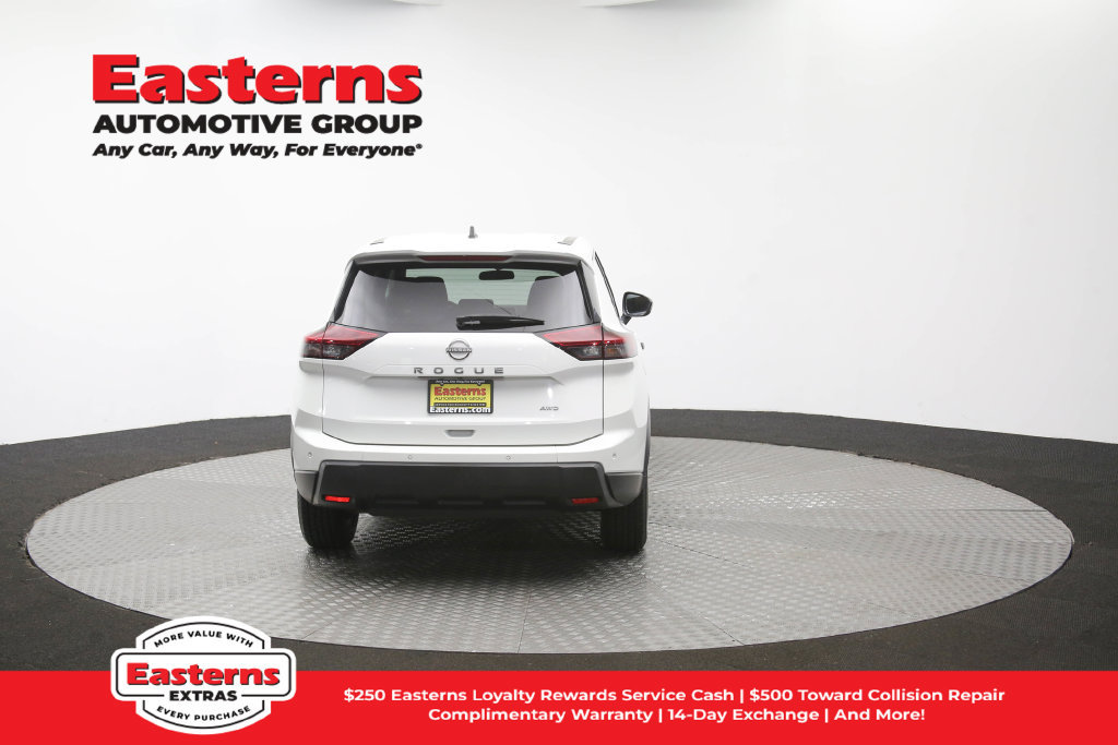 Used 2024 Nissan Rogue S AWD/4WD image 33