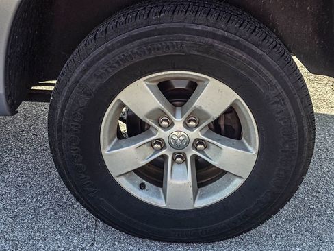 Used 2019 RAM 1500 Classic SLT w/ Luxury Group AWD/4WD image 7