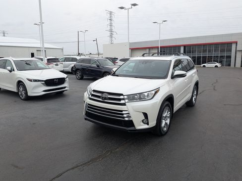 Used 2019 Toyota Highlander Limited image 4
