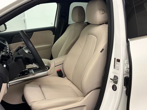 Certified 2025 Mercedes-Benz GLA 250 4MATIC image 14