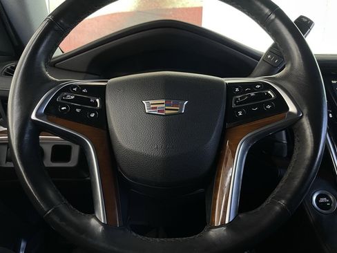 Used 2017 Cadillac Escalade ESV Base image 33